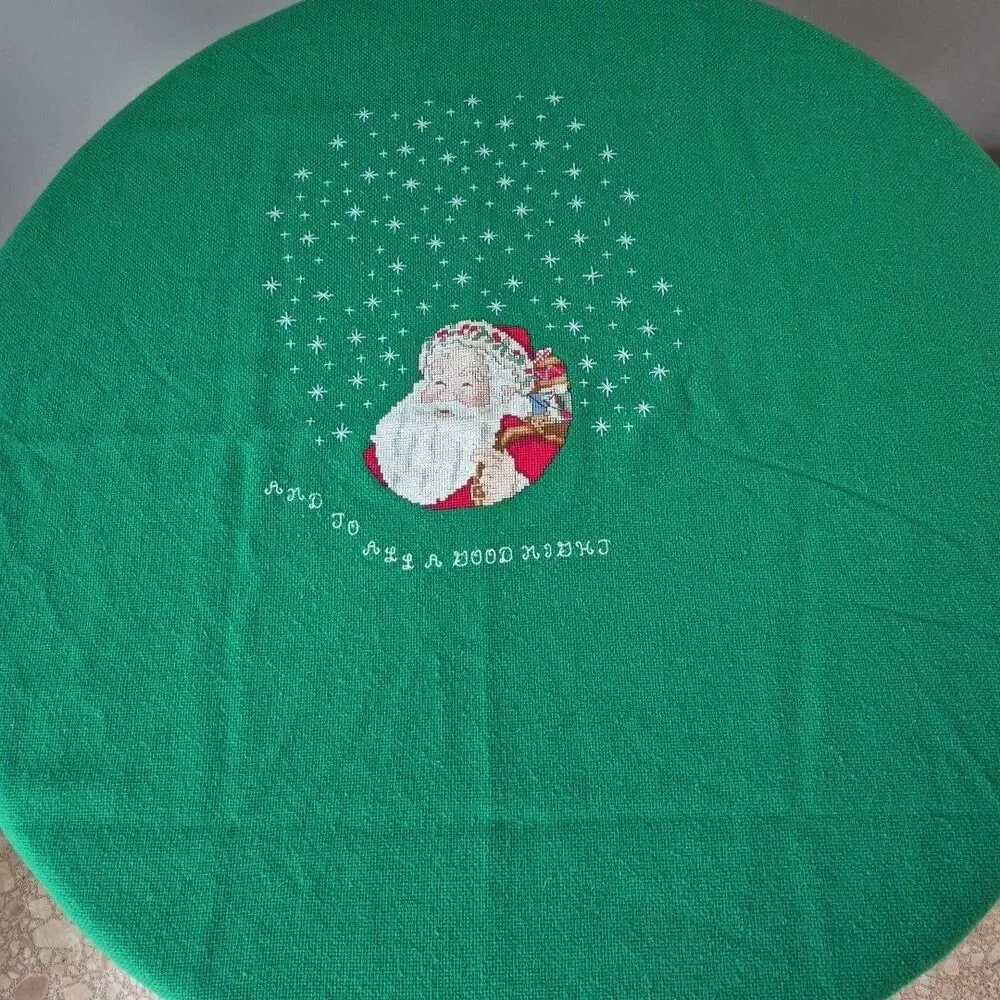 Green Embroidered Santa And To All A Good Night VTG Christmas Table Cloth Topper